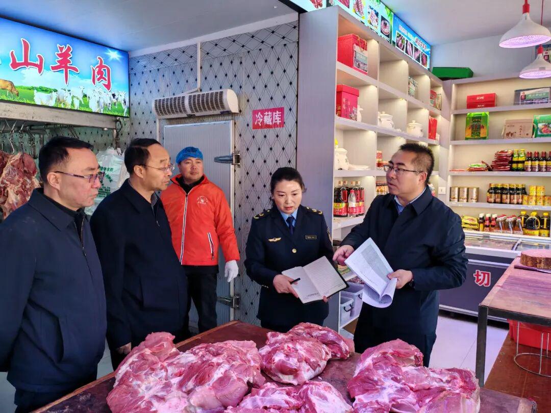 寶塔區(qū)侯斌鋒深入調(diào)研學(xué)校食堂食材采購(gòu)工作，筑牢校園食品安全防線
